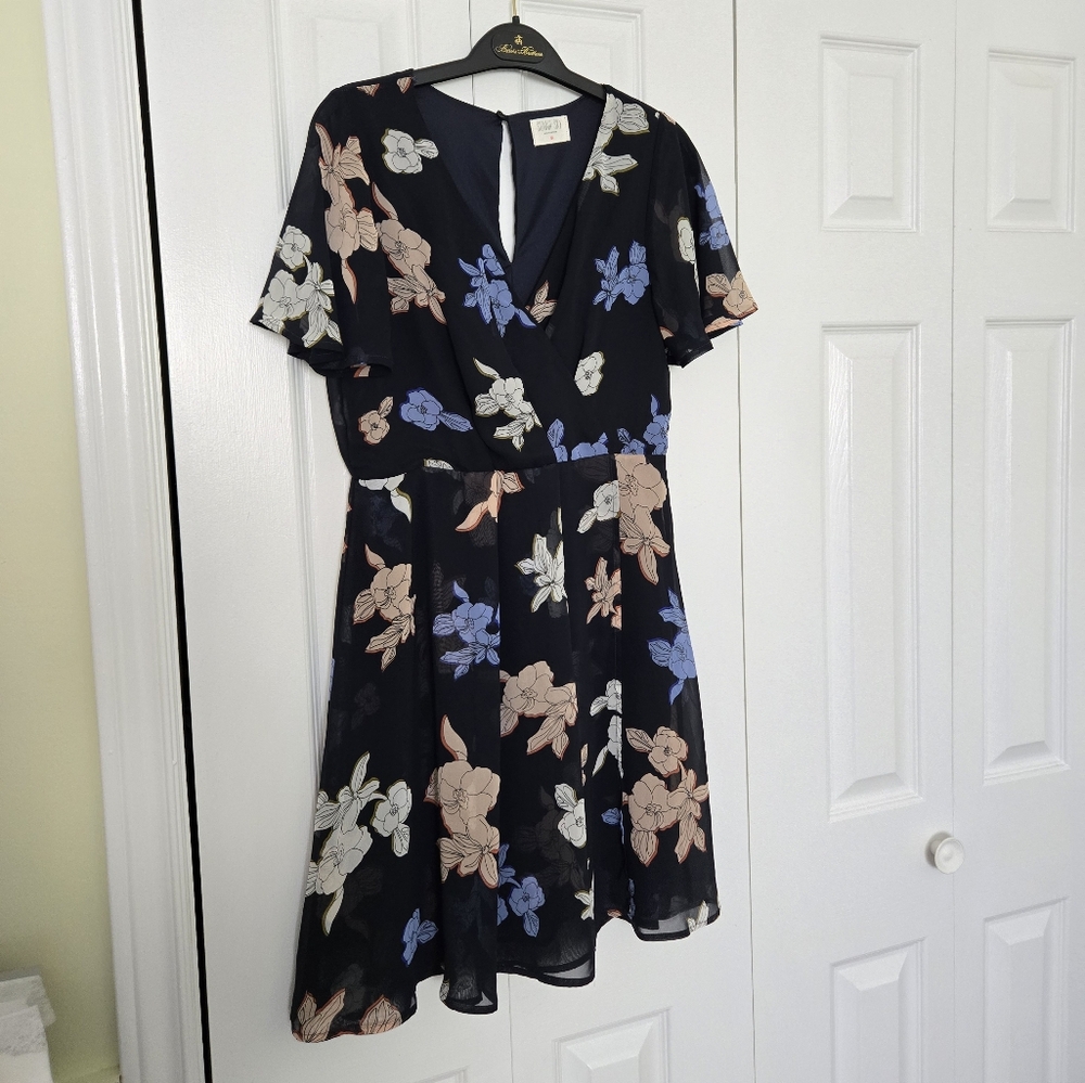 Floral Navy Dress with Short Flutter Sleeves And Keyhole Design